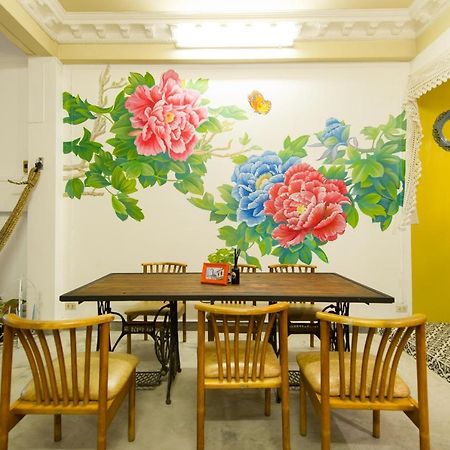The Neighbors Hostel (Adults Only) Phuket Εξωτερικό φωτογραφία