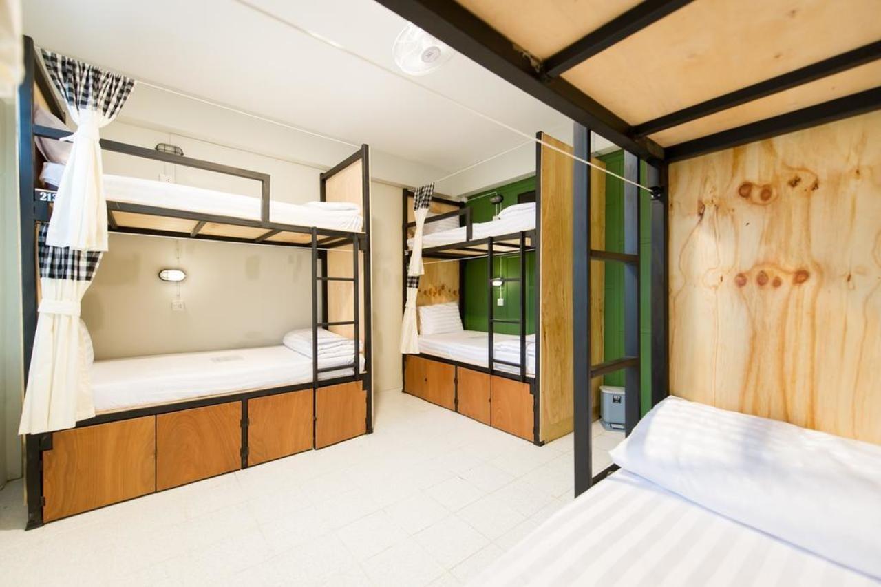 The Neighbors Hostel (Adults Only) Phuket Εξωτερικό φωτογραφία