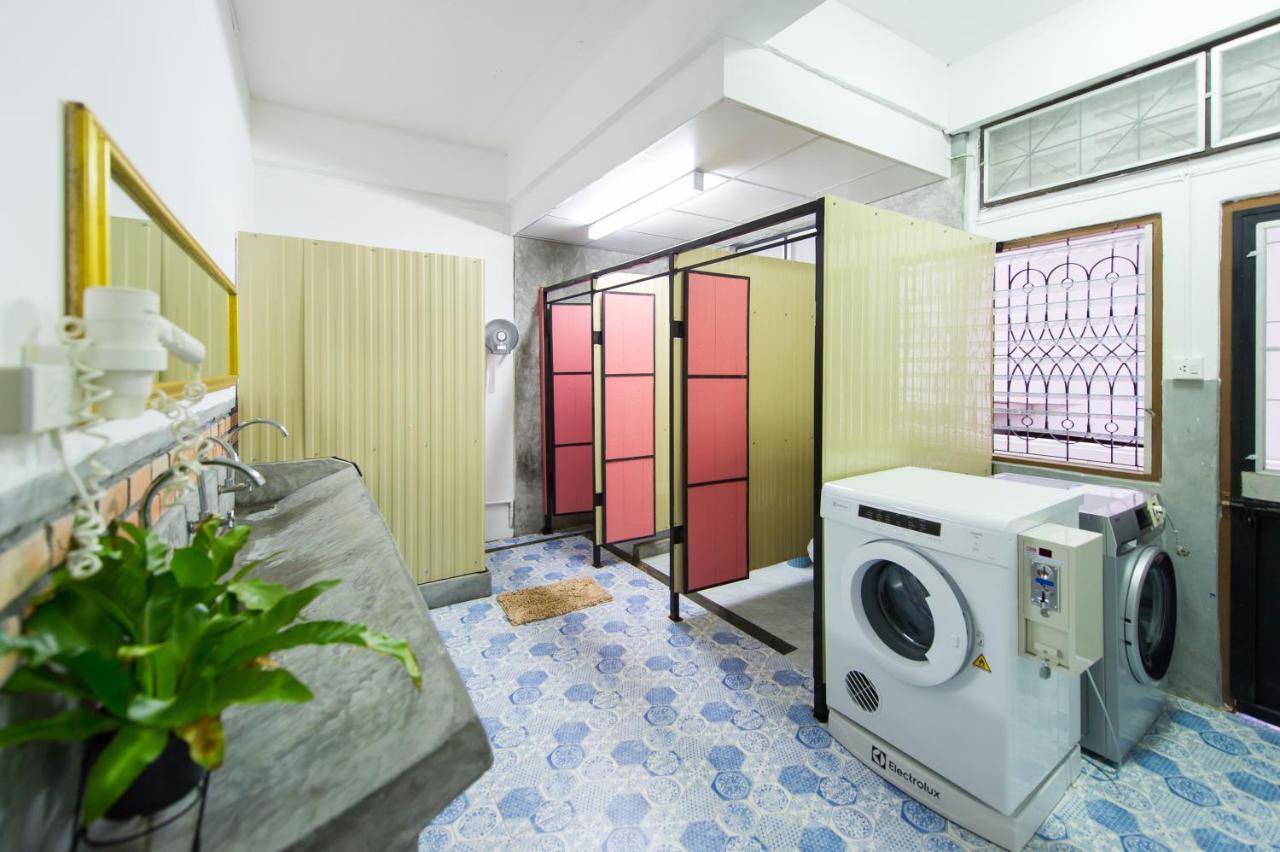 The Neighbors Hostel (Adults Only) Phuket Εξωτερικό φωτογραφία